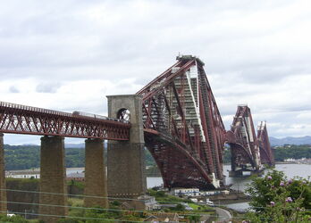 Fast 120 Jahre alt ist die Brücke über den Forth of Firth. Ihre Gleise liegen 46 m über dem Hochwasserspiegel